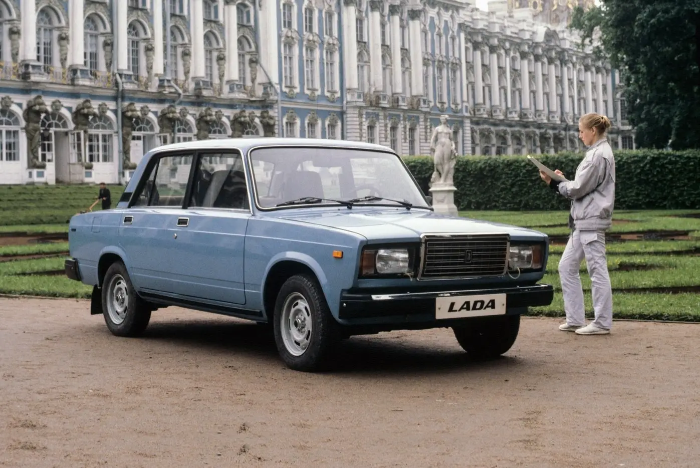 Автомобиль ВАЗ-2107 из первой партии, выпущенный в 1982 году
