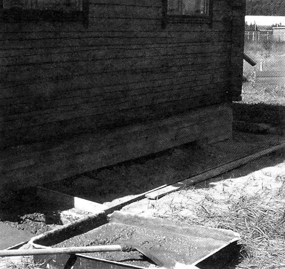 Устройство песчаного подстилающего слоя в траншее