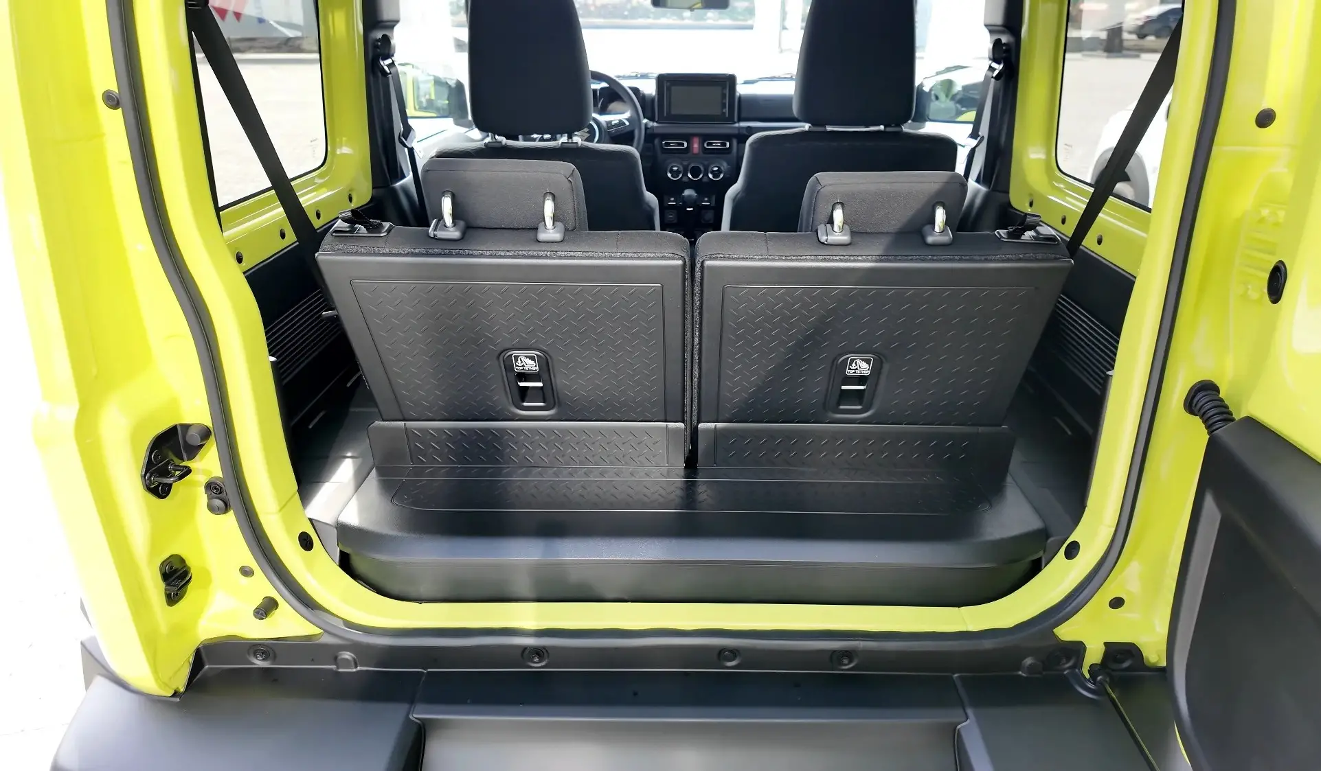 Салон Suzuki Jimny 2025
