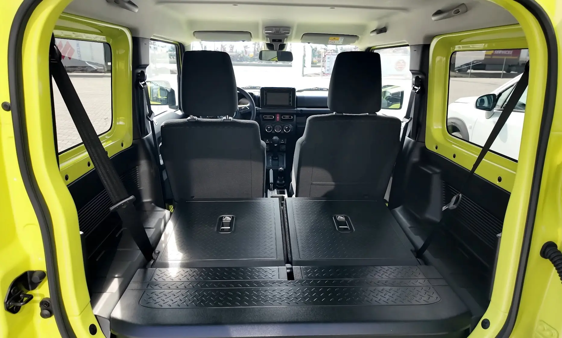 Салон Suzuki Jimny 2025