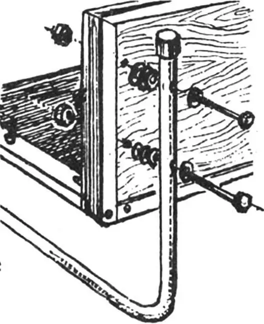 Support attachment to side with bolts