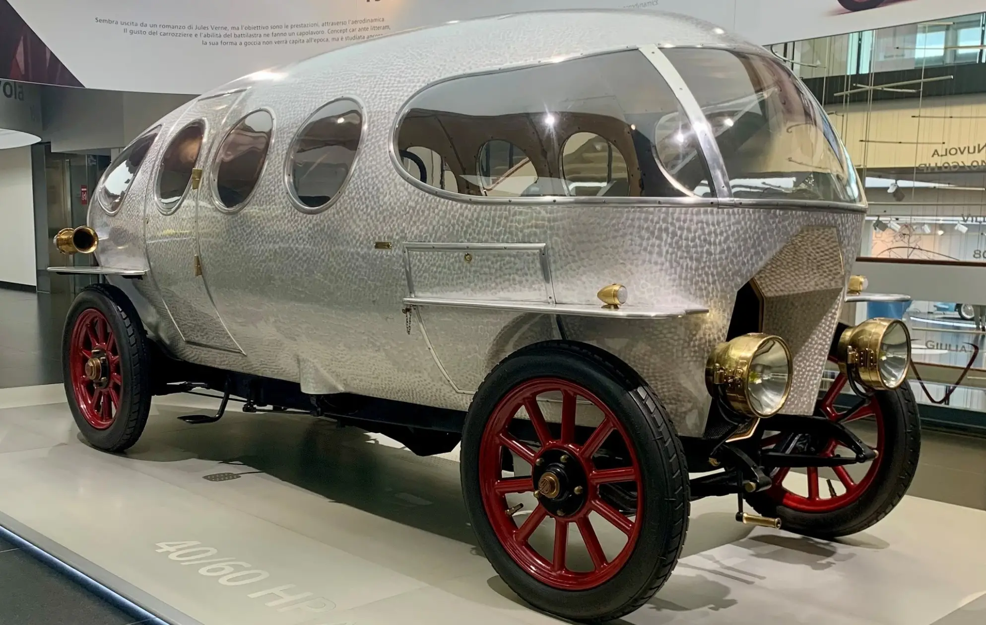 Автомобиль A.L.F.A Aerodinamica в миланском Museo Storico Alfa Romeo