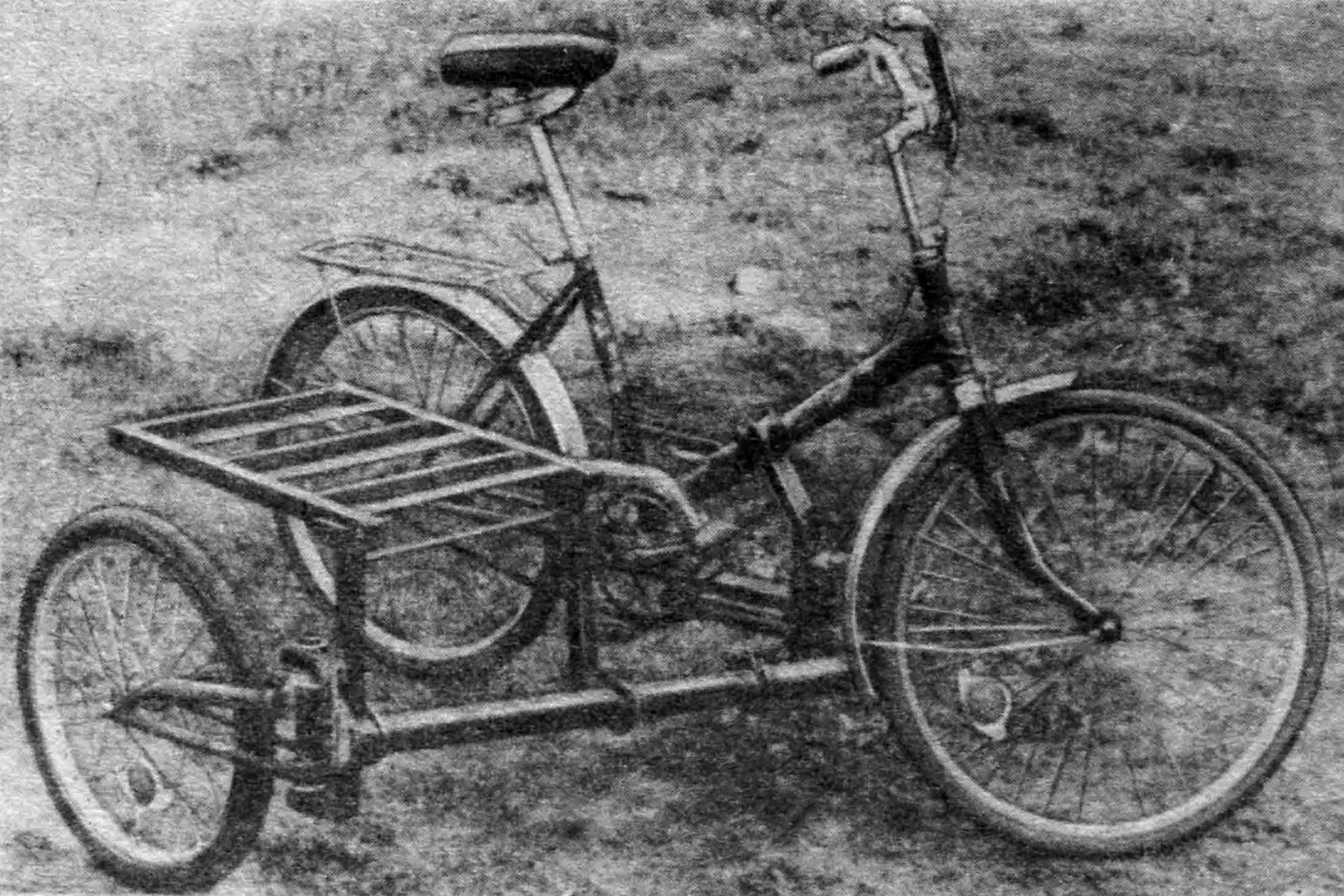 Велосипед «Салют» с боковым прицепом.