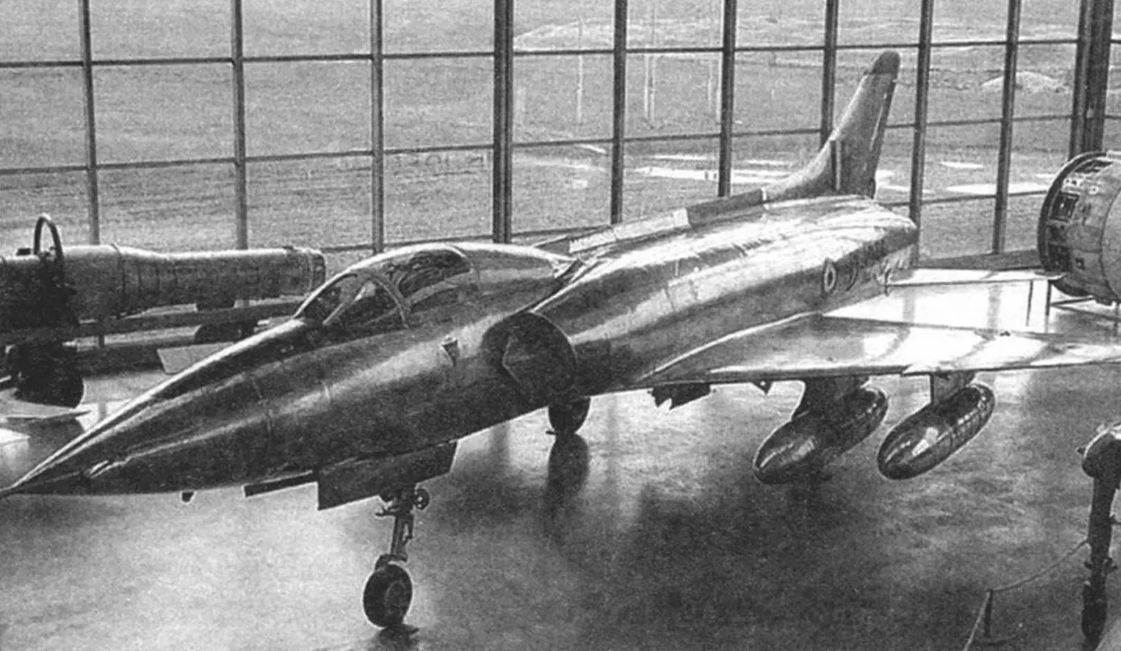 HF-24 Mk.l «Марут» в коллекции авиационного музея в городке Обершлейсхайм (Oberschleissheim) недалеко от Мюнхена (филиал мюнхенского Немецкого музея). Самолет в 1985 году был, по просьбе вдовы Курта Танка, подарен Германии правительством Индии