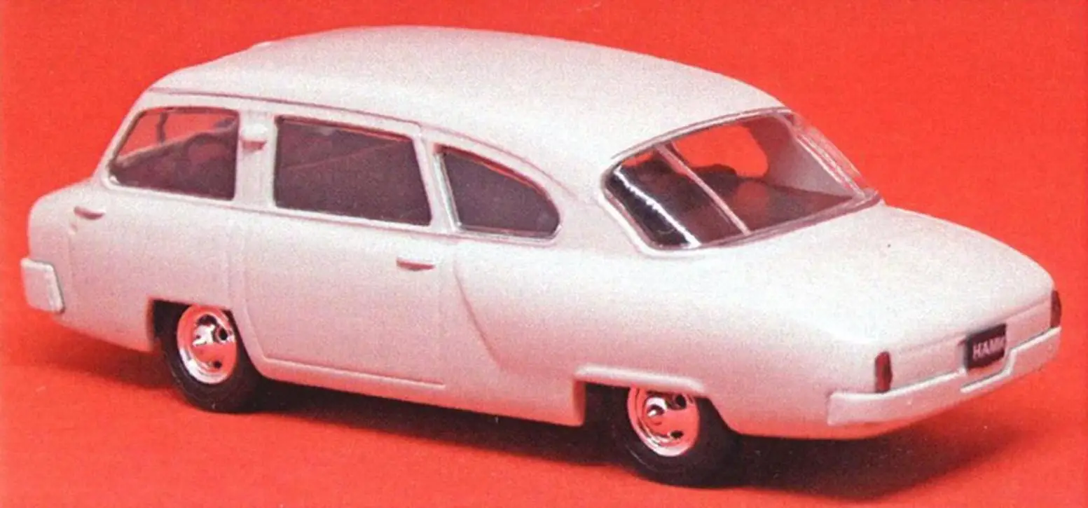 Светлую окраску НАМИ-013 получил в 1953 году