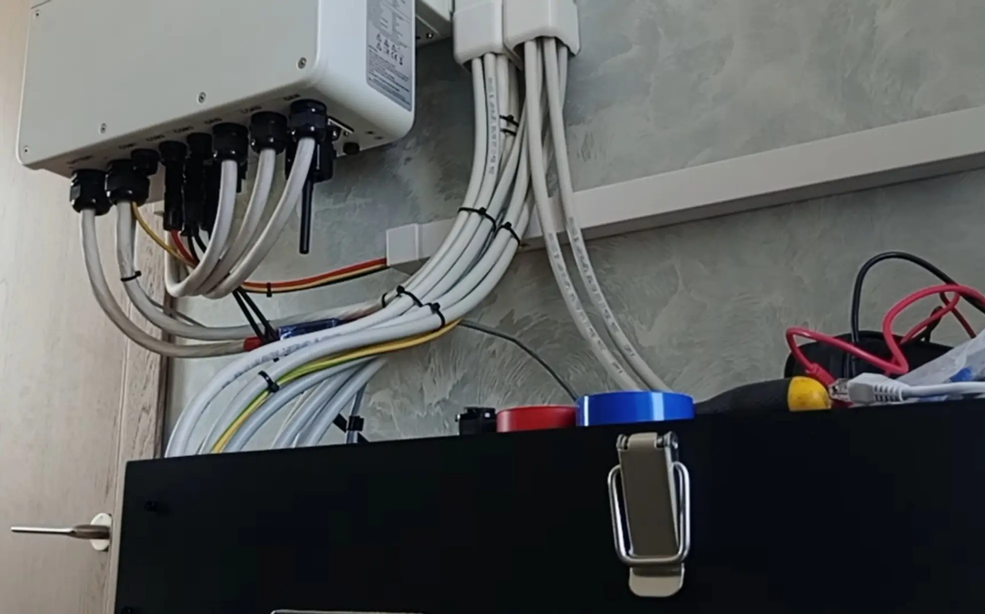 Купить бесперебойник (ИБП) в Киеве: Для дома и СЭС