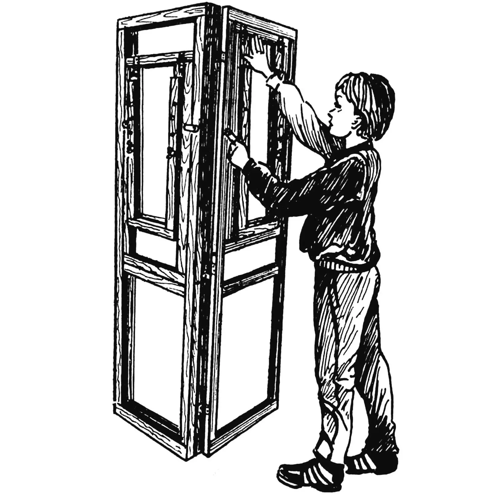 Два столика с ширмой складываются в плоский пакет