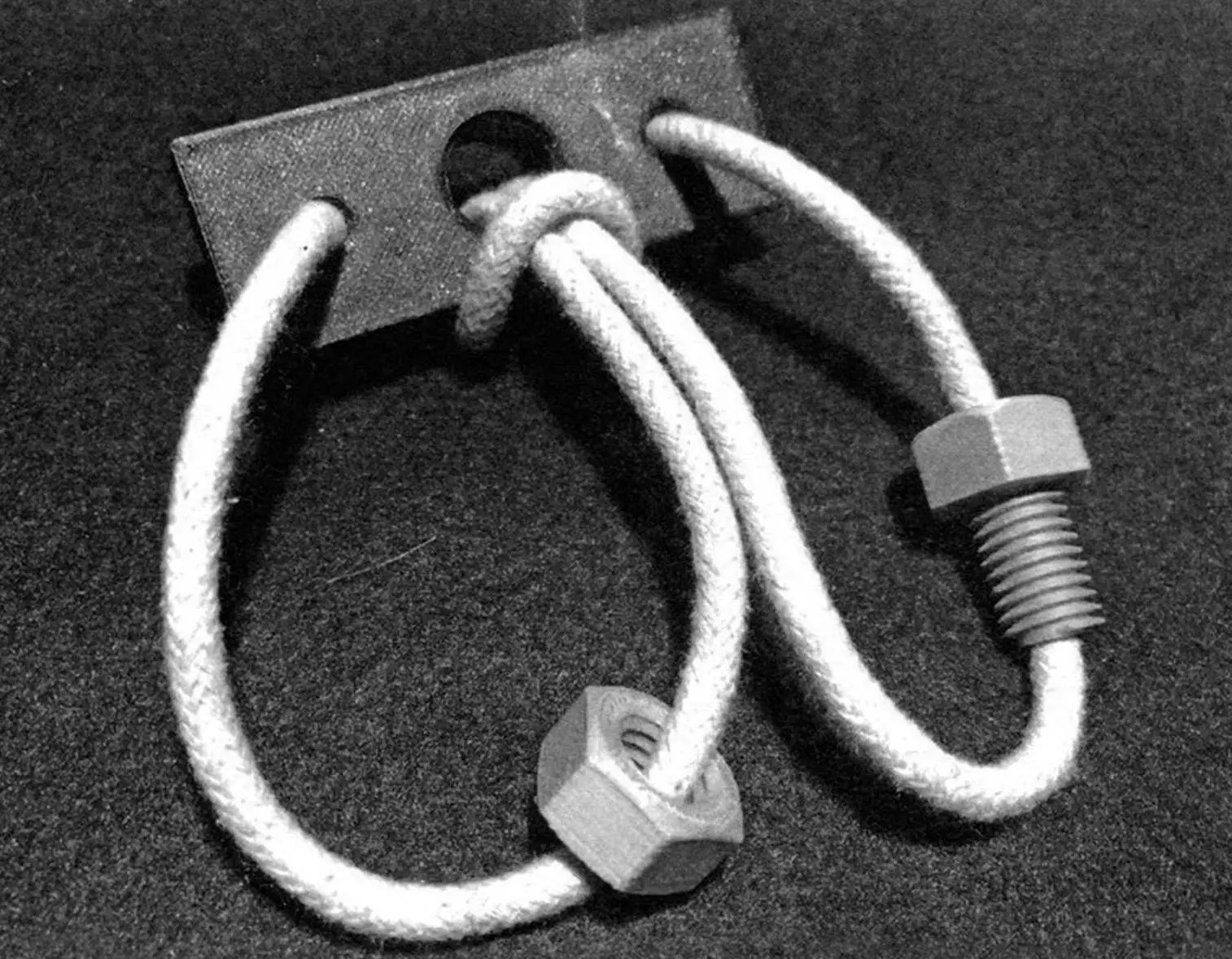 Накрути гайку на болт! Вариант оформления головоломки с использованием деталей, напечатанных на 3D принтере