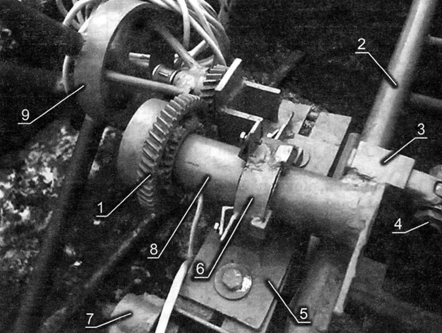 Slewing mechanism of cradle with mixer