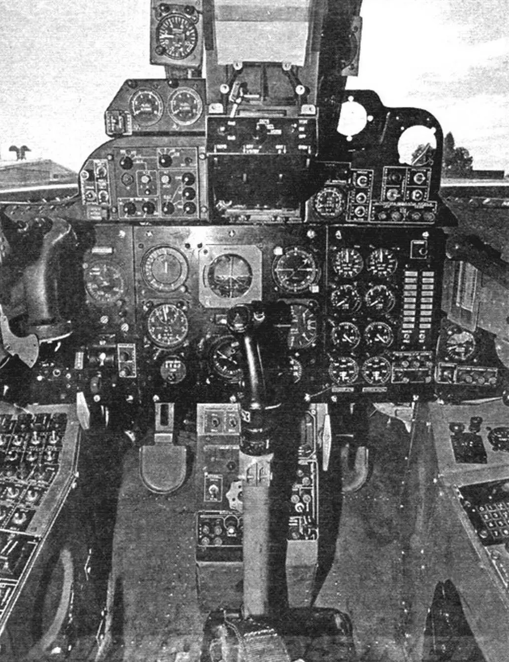 J-22 Orao cockpit interior