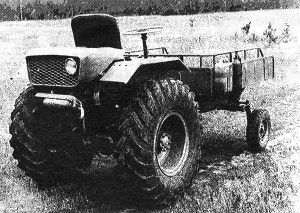Bychok self-propelled chassis, rear view