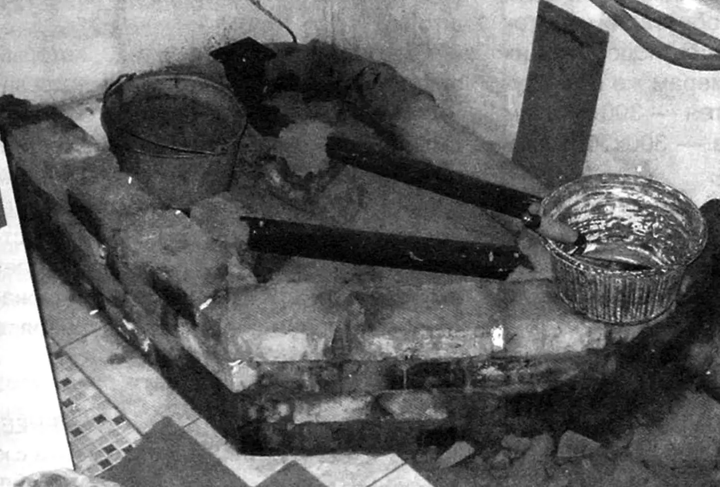 Masonry of the plinth part of the cabin and floor drain installation