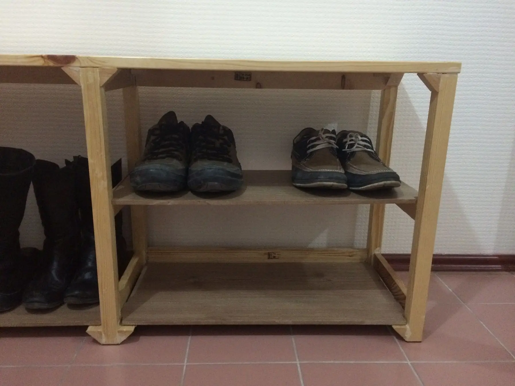 Shoe rack with a seat