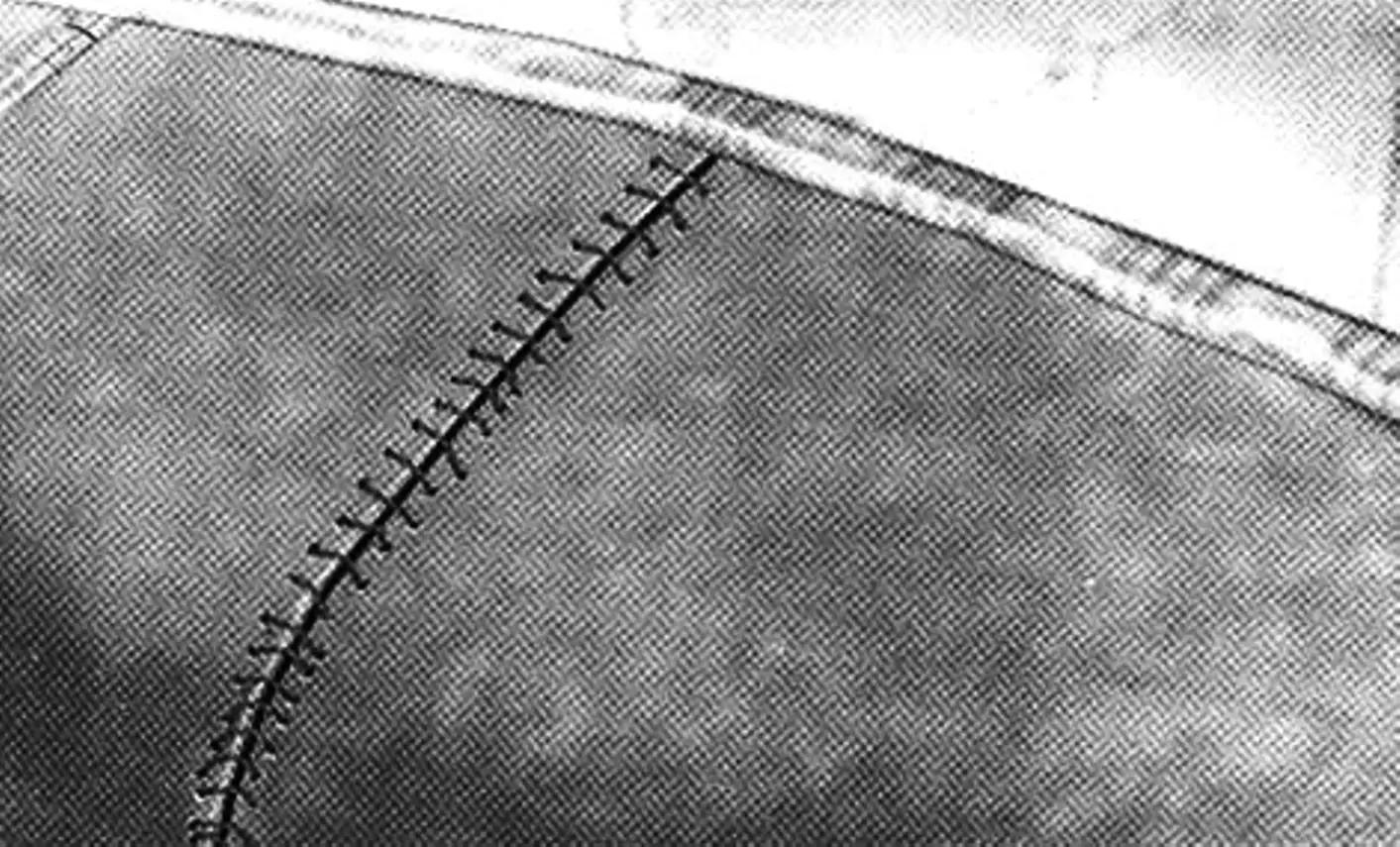 Gunwale seam and rail edging of the gunwale edge