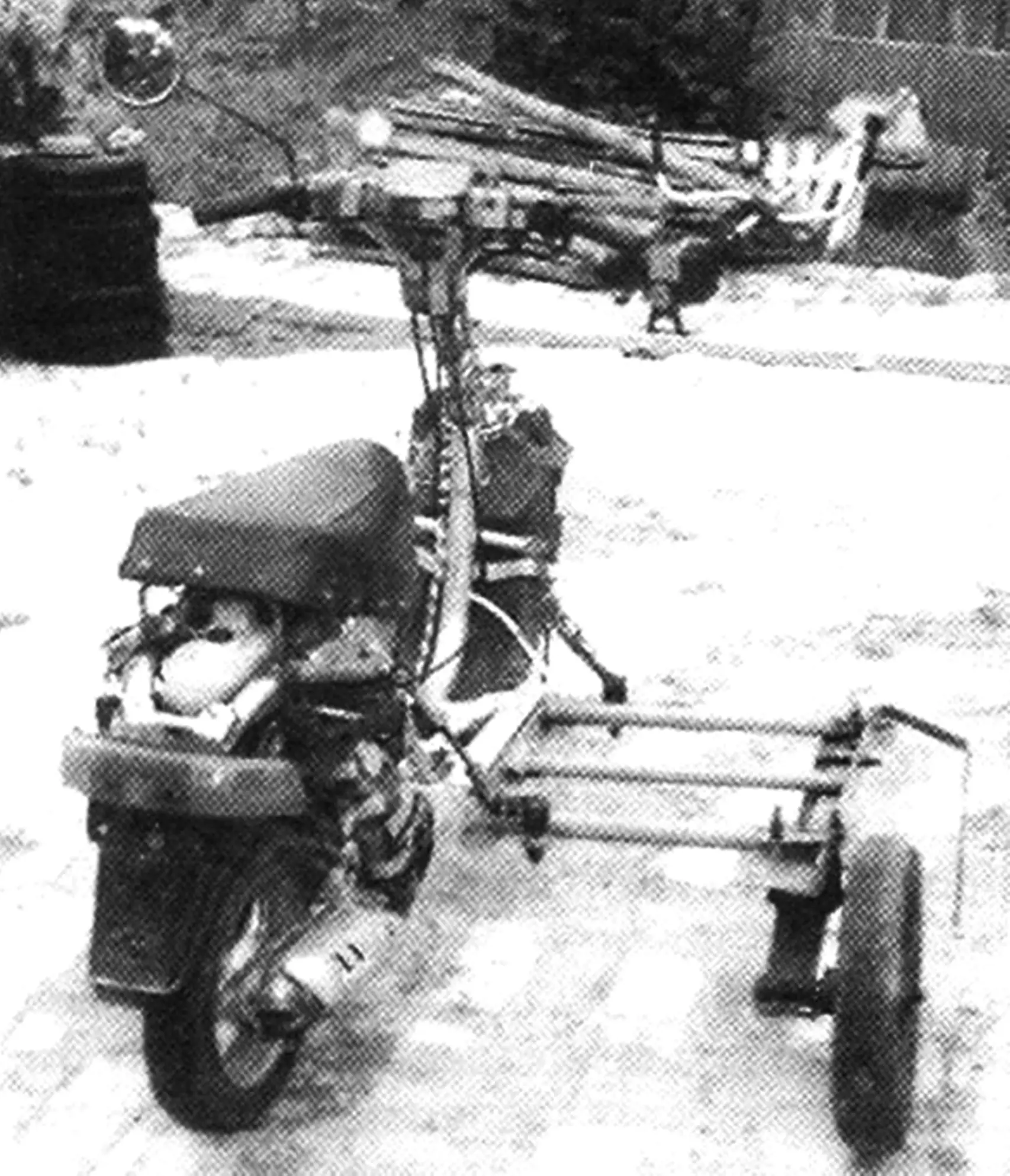 Side trailer frame with mini-moped