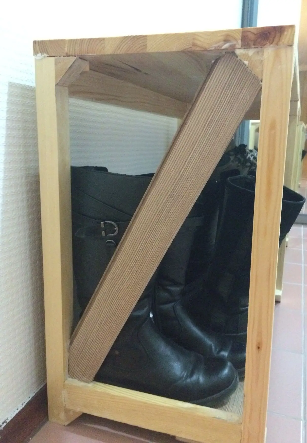 Shoe rack with a seat