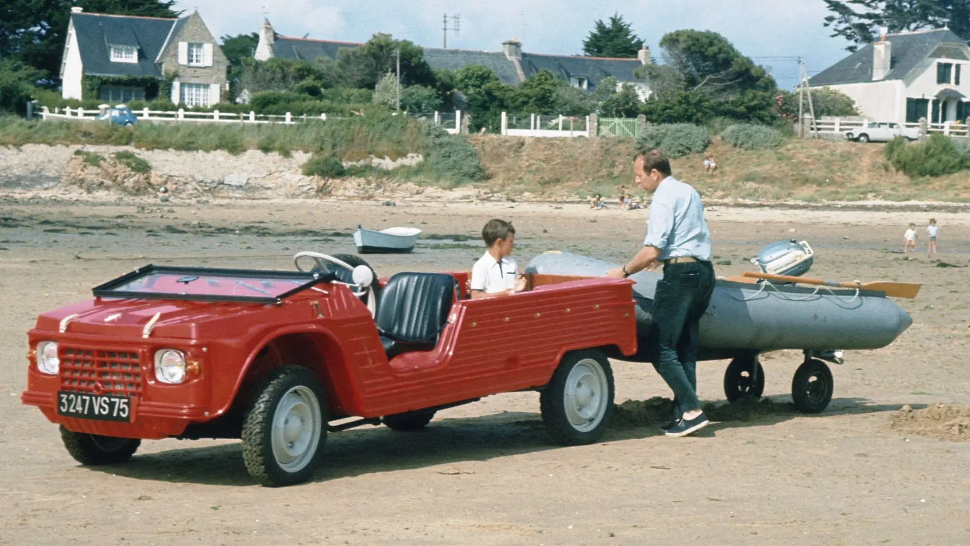 Ранний Citroen Mehari в базовой комплектации без дверей и тента