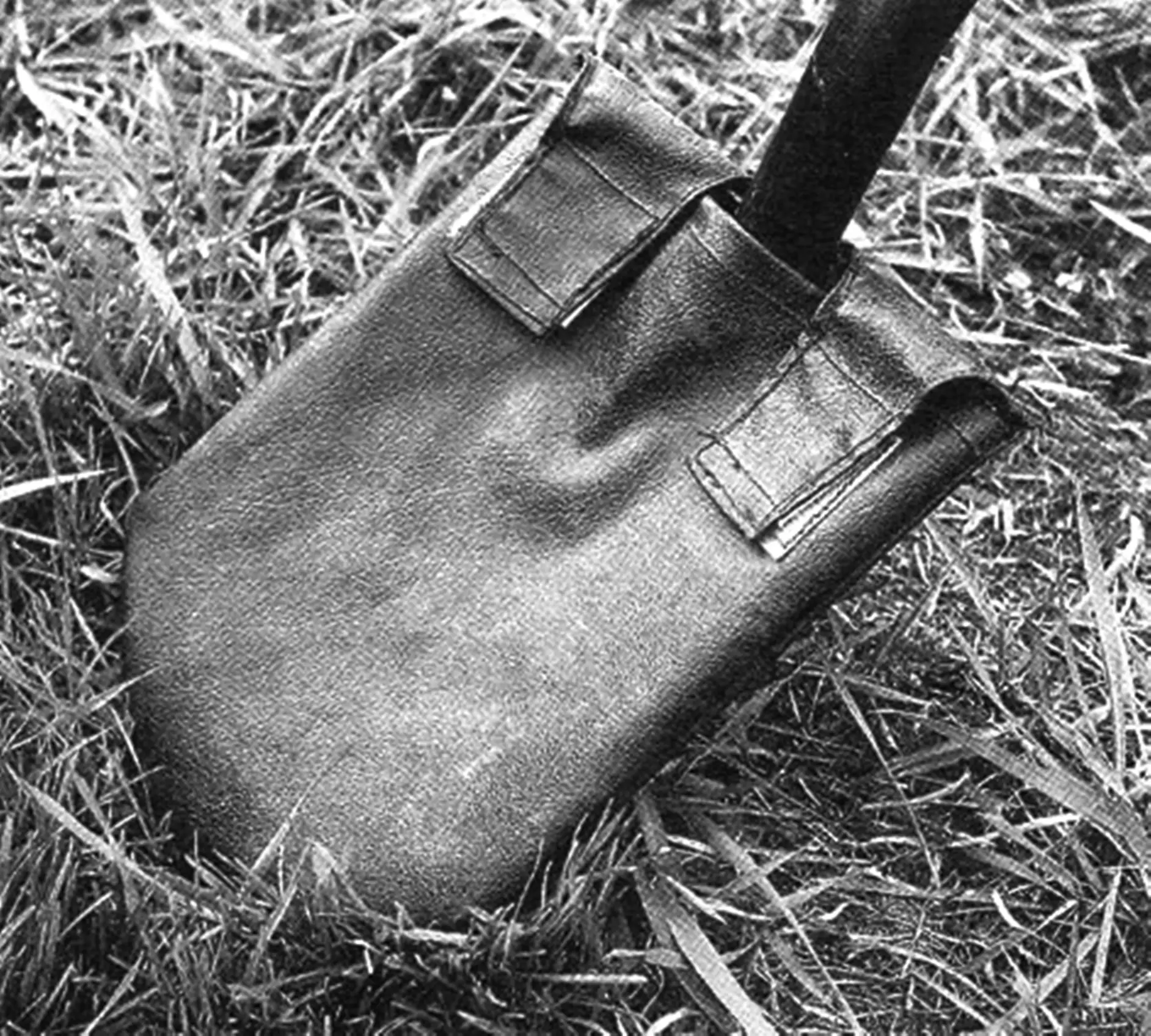 Fiskars shovel in a sheath