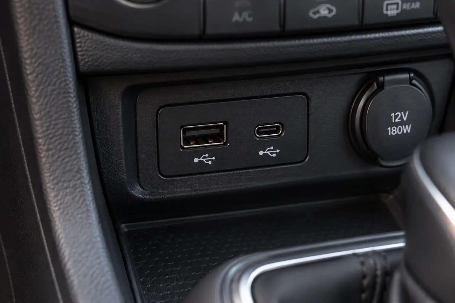 USB-адаптер в авто на МС34063А: схема и детали