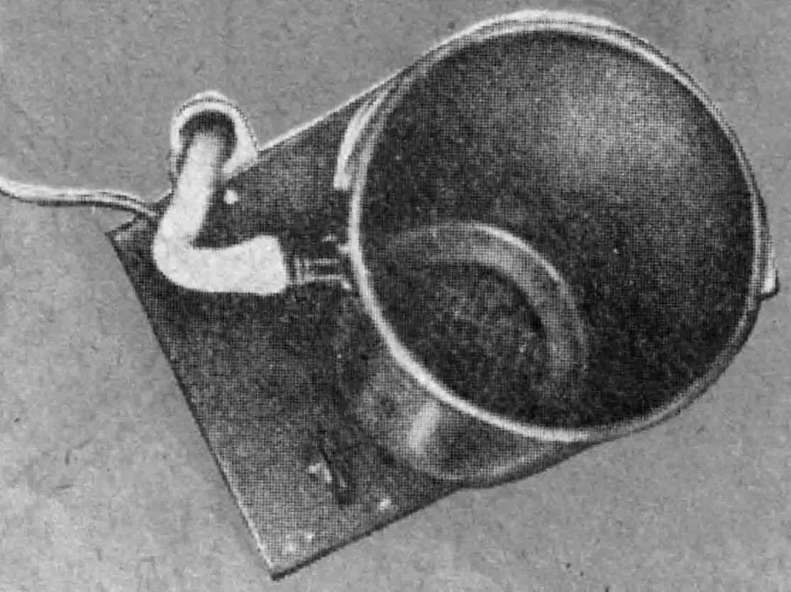 Miniature washing machine made from a bucket