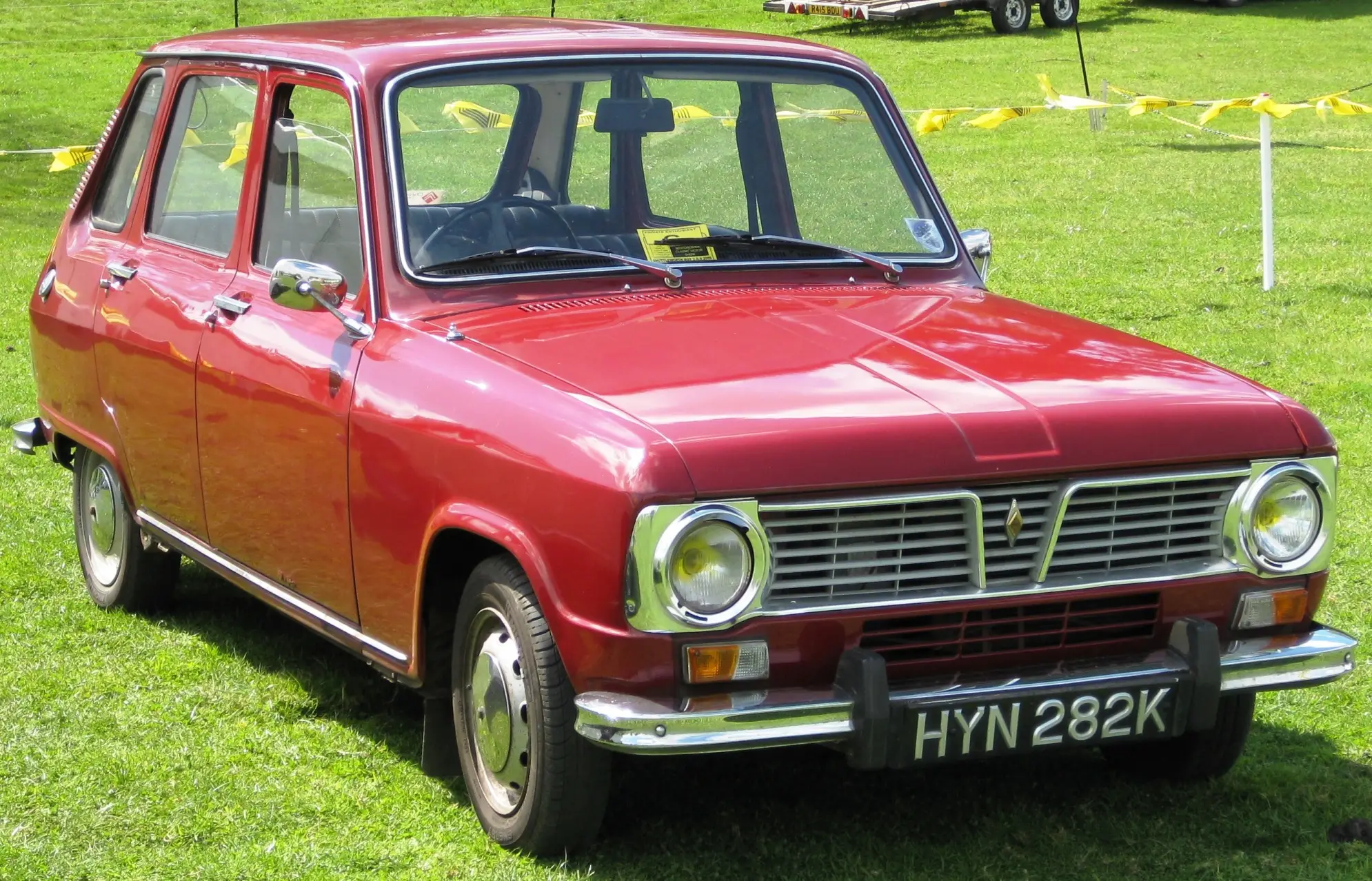 Ранний Renault 6 в исполнении для британского рынка